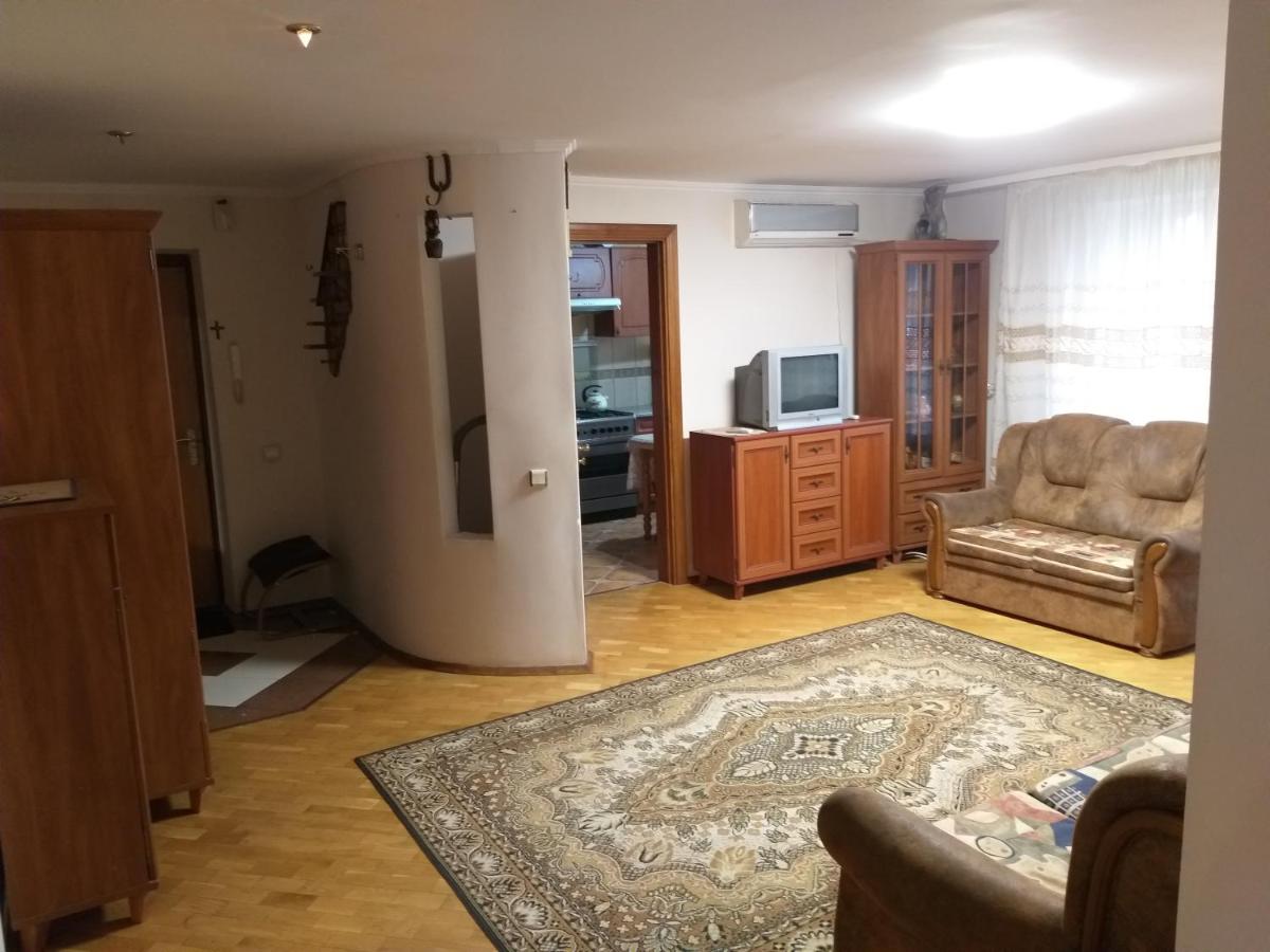 Lutsk Konykina 33 - B&B Lutsk