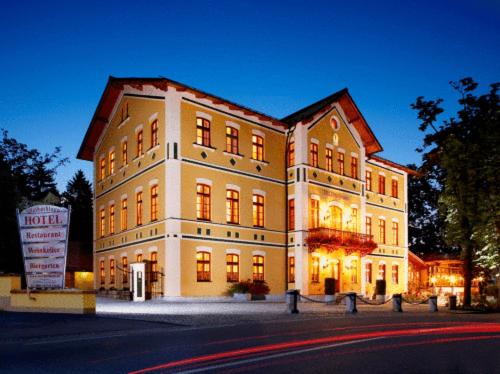 B&B Passavia - Hotel & Restaurant Waldschloss - Bed and Breakfast Passavia