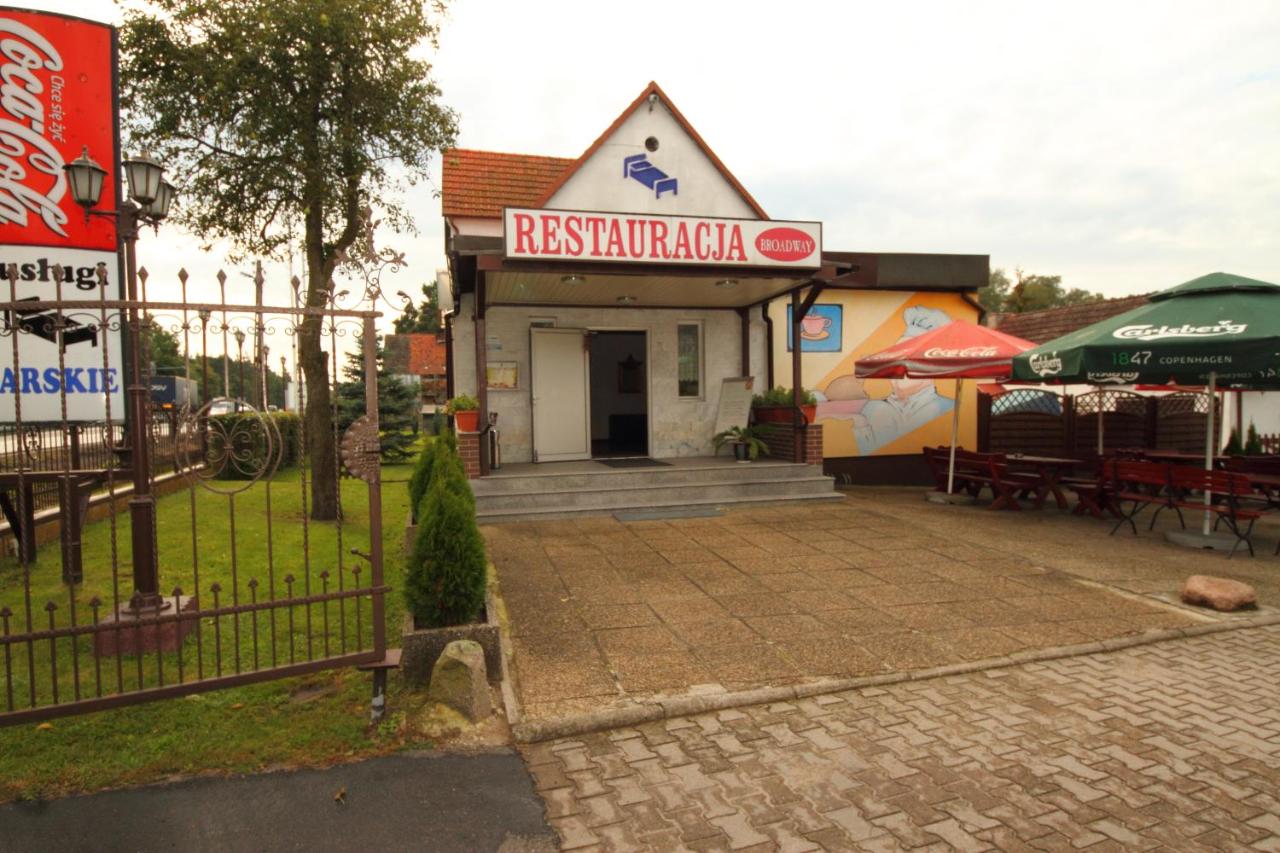 Restaurant & Hostel "Broadway" - B&B Kliniska