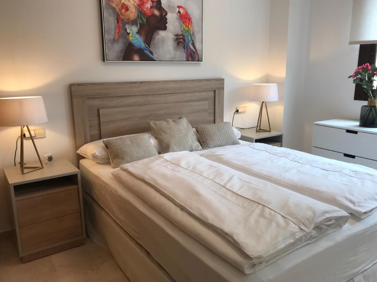 Apartment with Pool View 