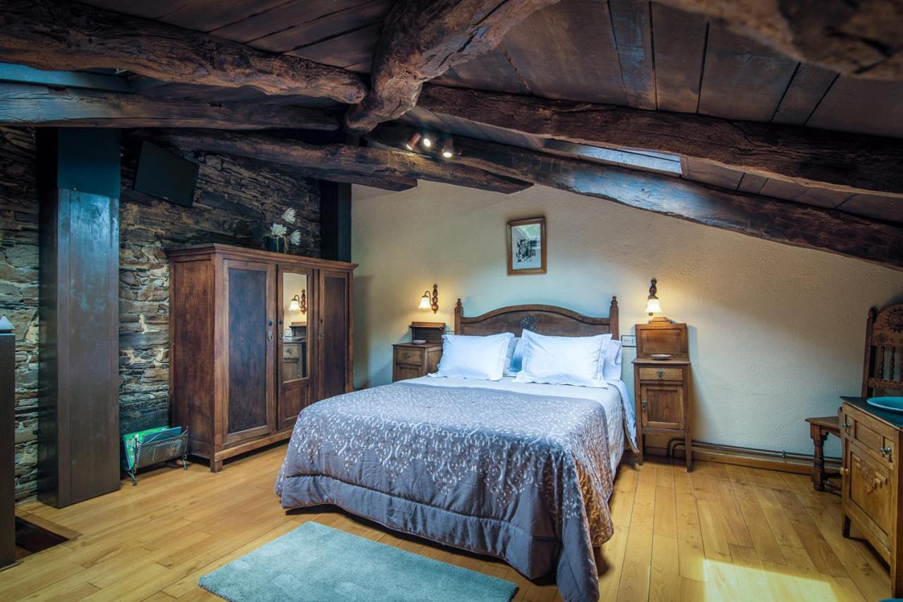 Apartamentos Rurales Casa Riveras - B&B Santa Eulalia