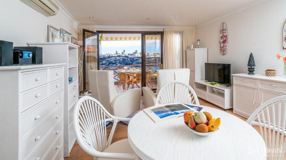 Neptuno Sea View Playa Arena - Bed and Breakfast Puerto de Santiago