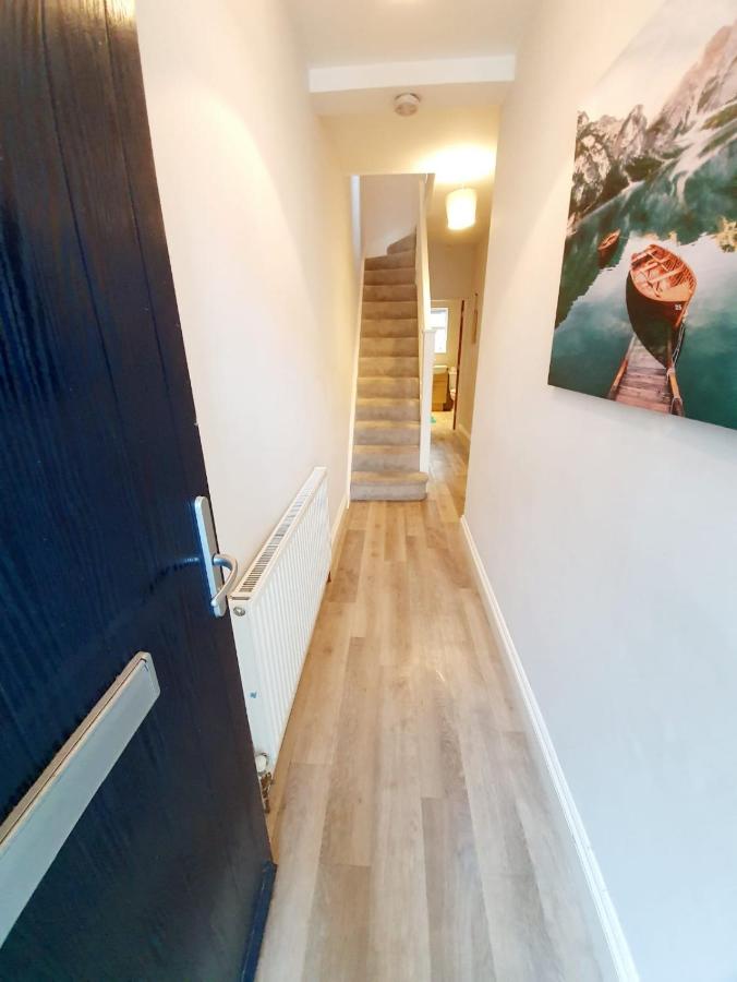 Beautiful 3 Bedroom House at the Sea Front - Amazing Location - B&B