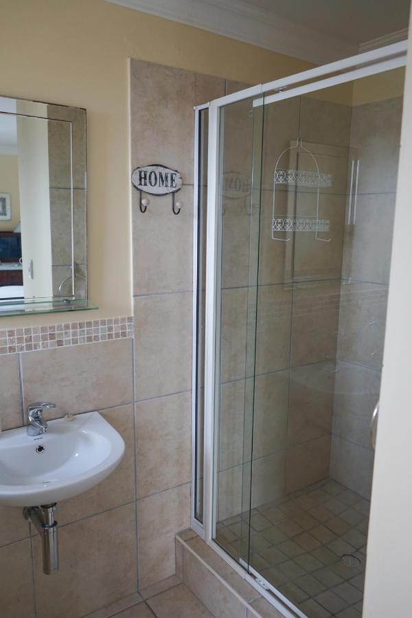 Comfort Queen Room