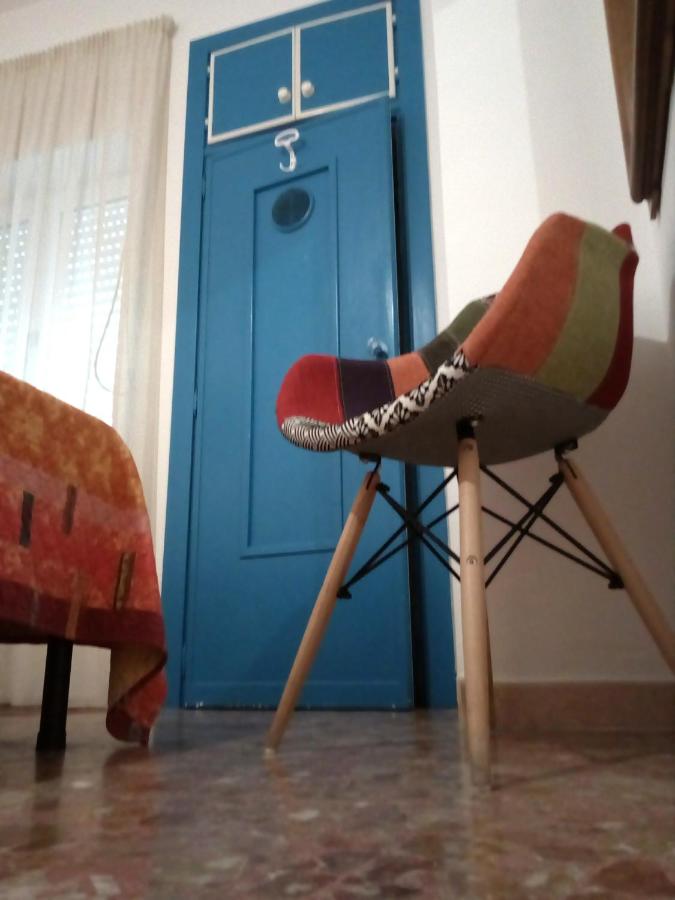 Doppel- oder Zweibettzimmer