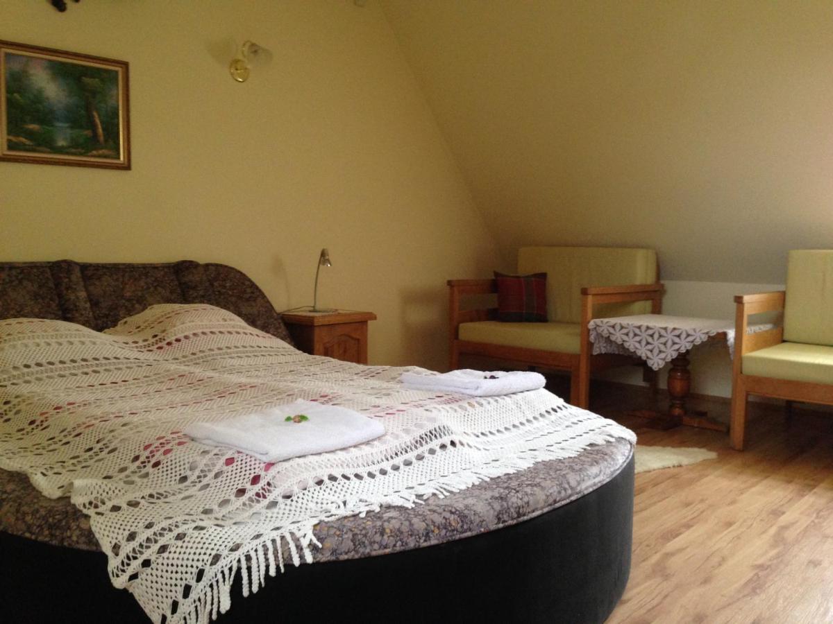 Family Room (2 Adults + 2 Children)