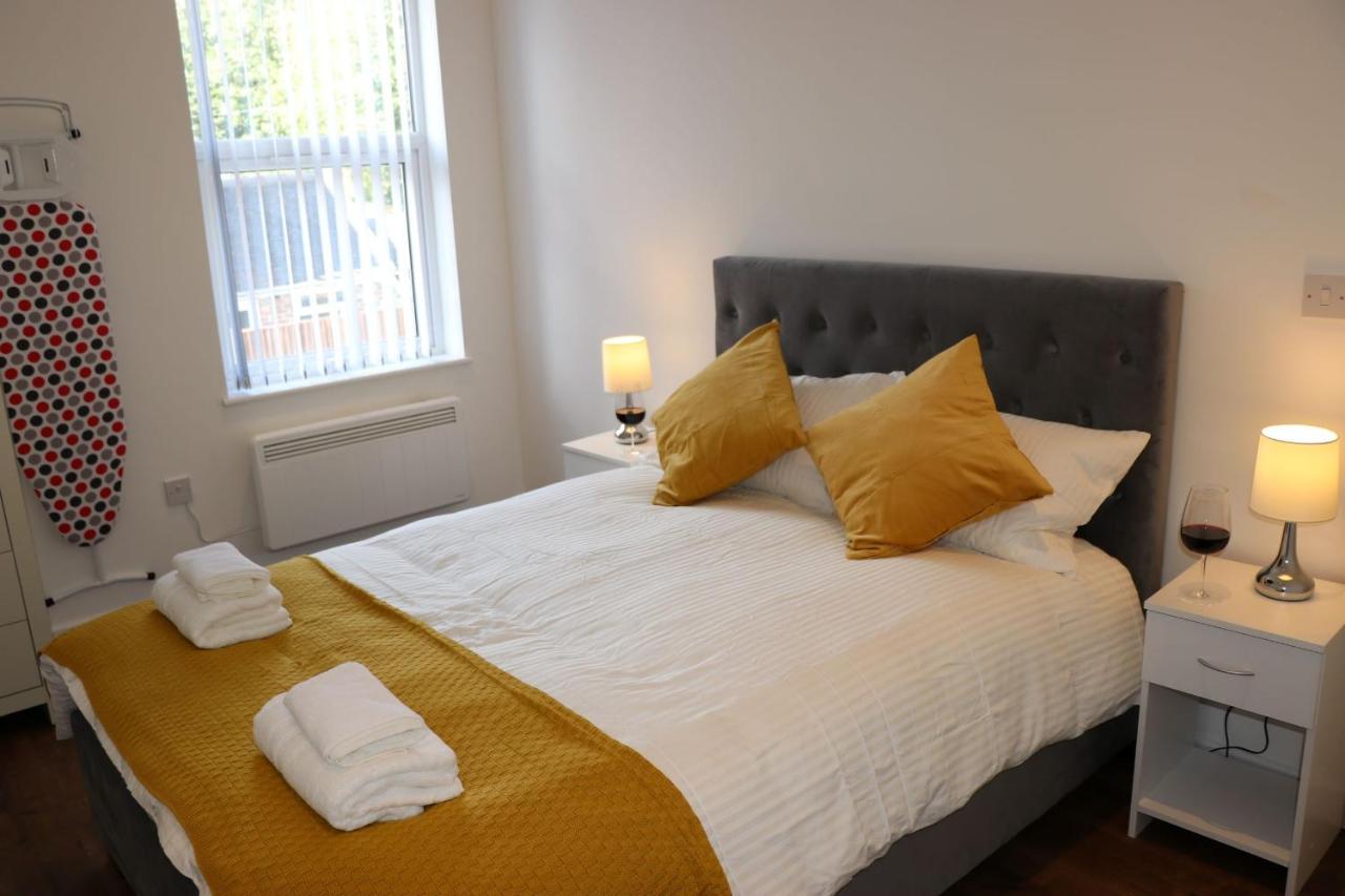 B&B Stoke-on-Trent - Modern Newgate Apartments - Convenient Location, Close to All Local Amenities - Bed and Breakfast Stoke-on-Trent