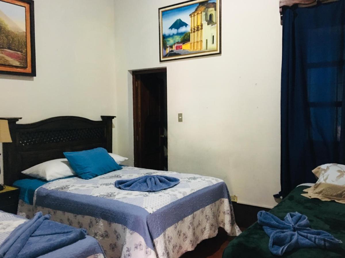 Camera Tripla Budget