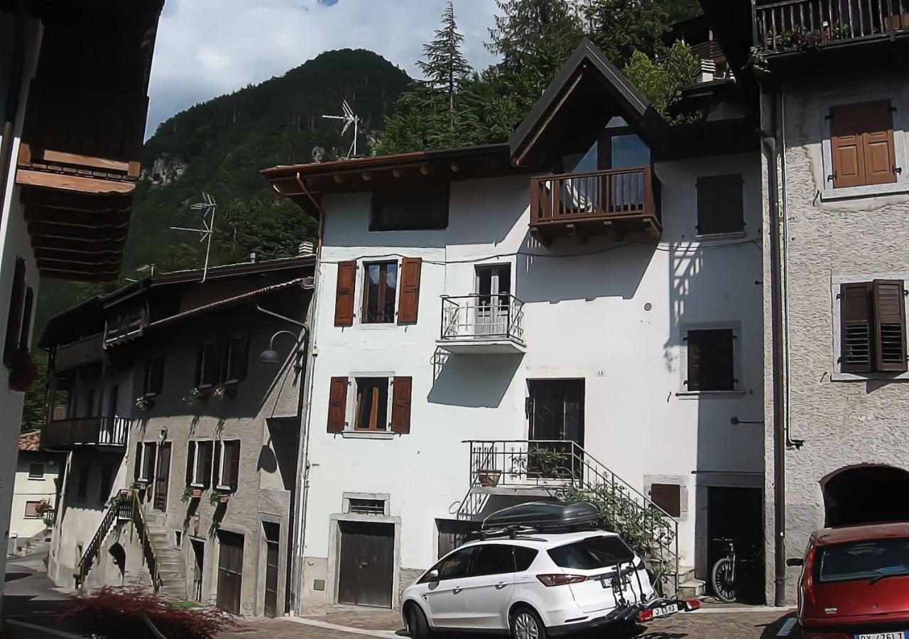 Appartamento sul Lago D'Idro Baitoni di Bondone TN - WiFi Free - Bed and Breakfast