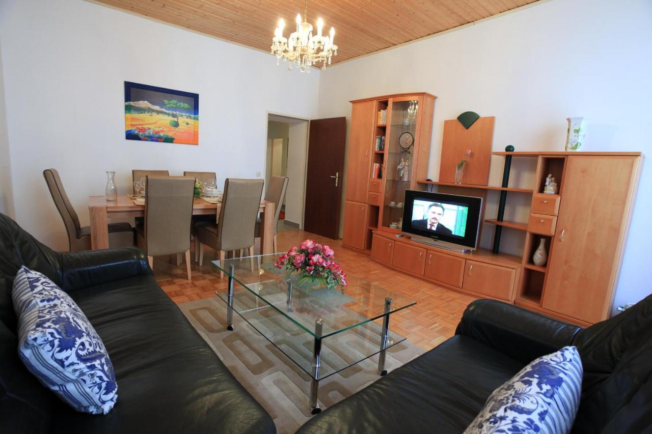 Apartment 6 mit 2 Schlafzimmern