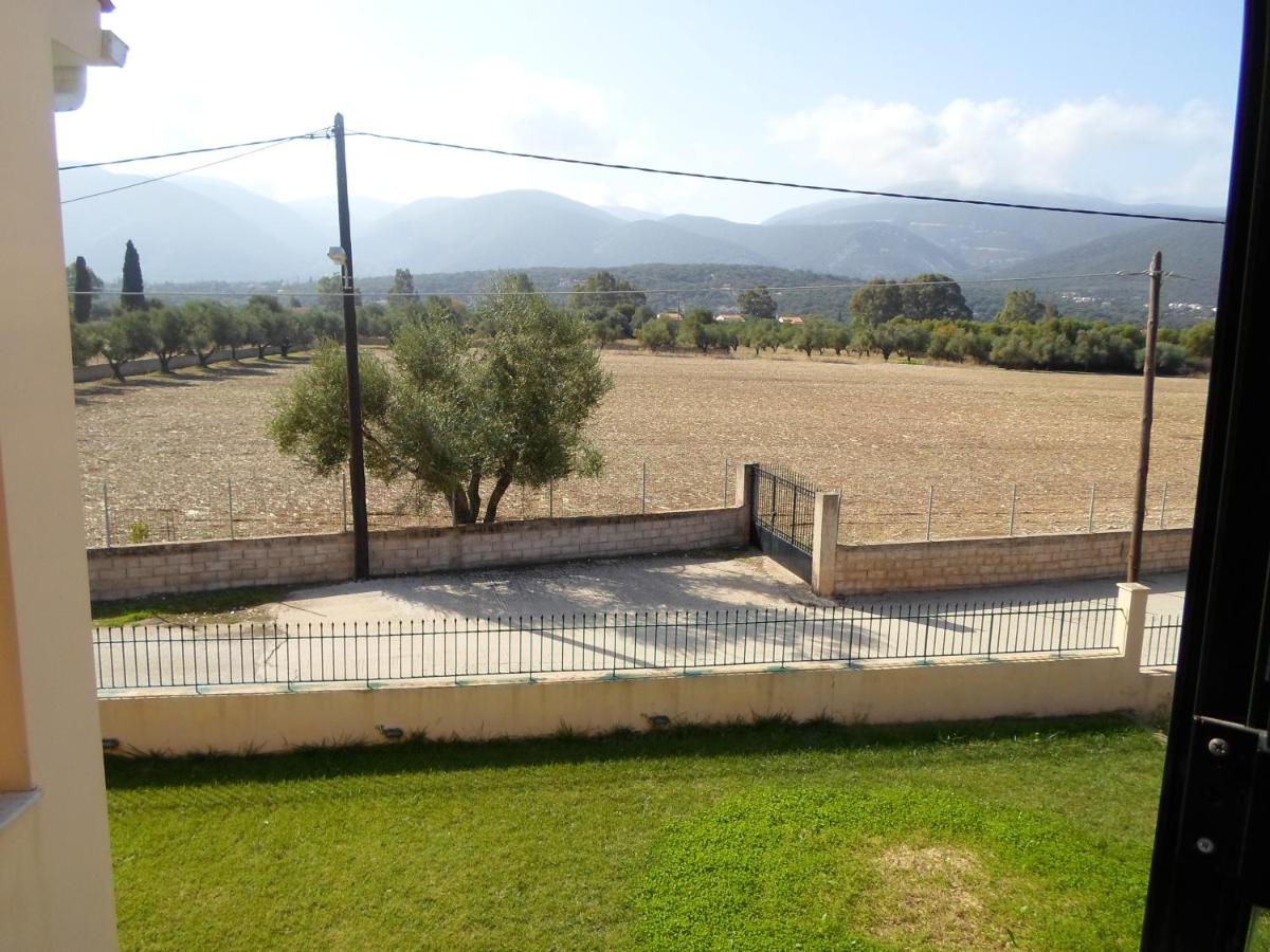 One-Bedroom Apartment with Pool View