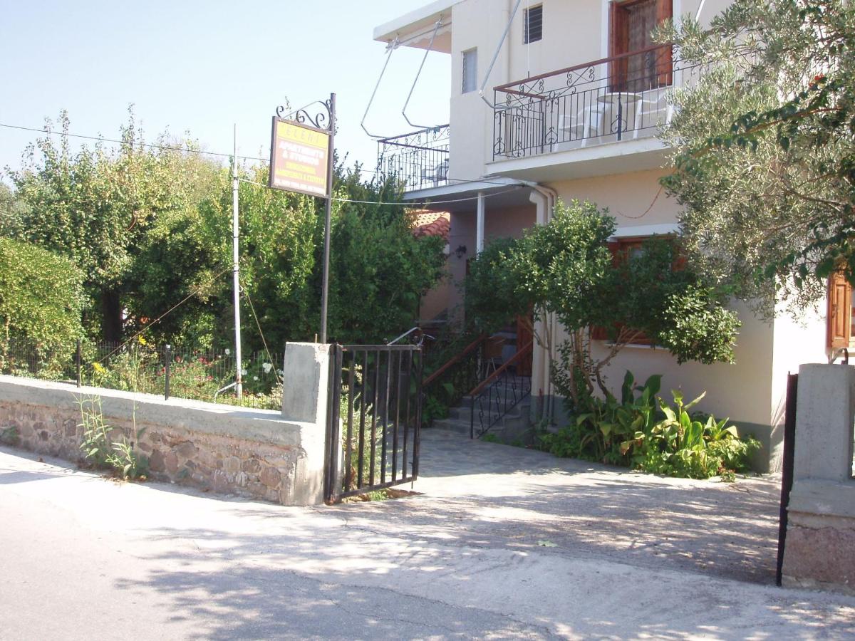 Eleni Studios & Apartments - Bed and Breakfast