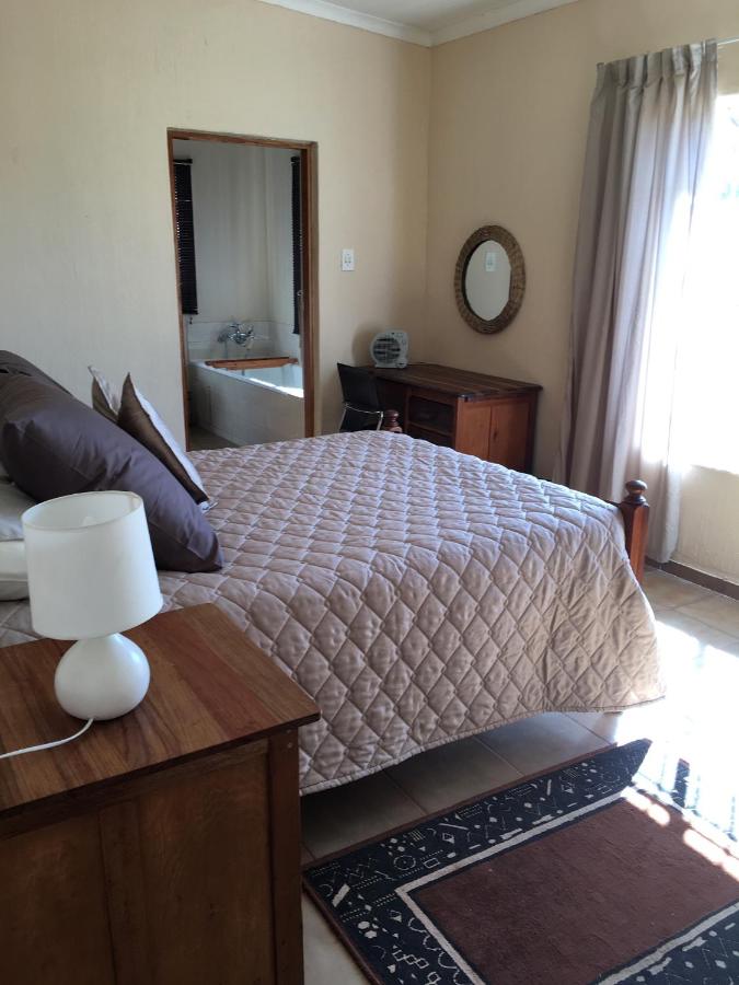 B&B Krugersdorp - Forget-Me-Not Cottage - Bed and Breakfast Krugersdorp