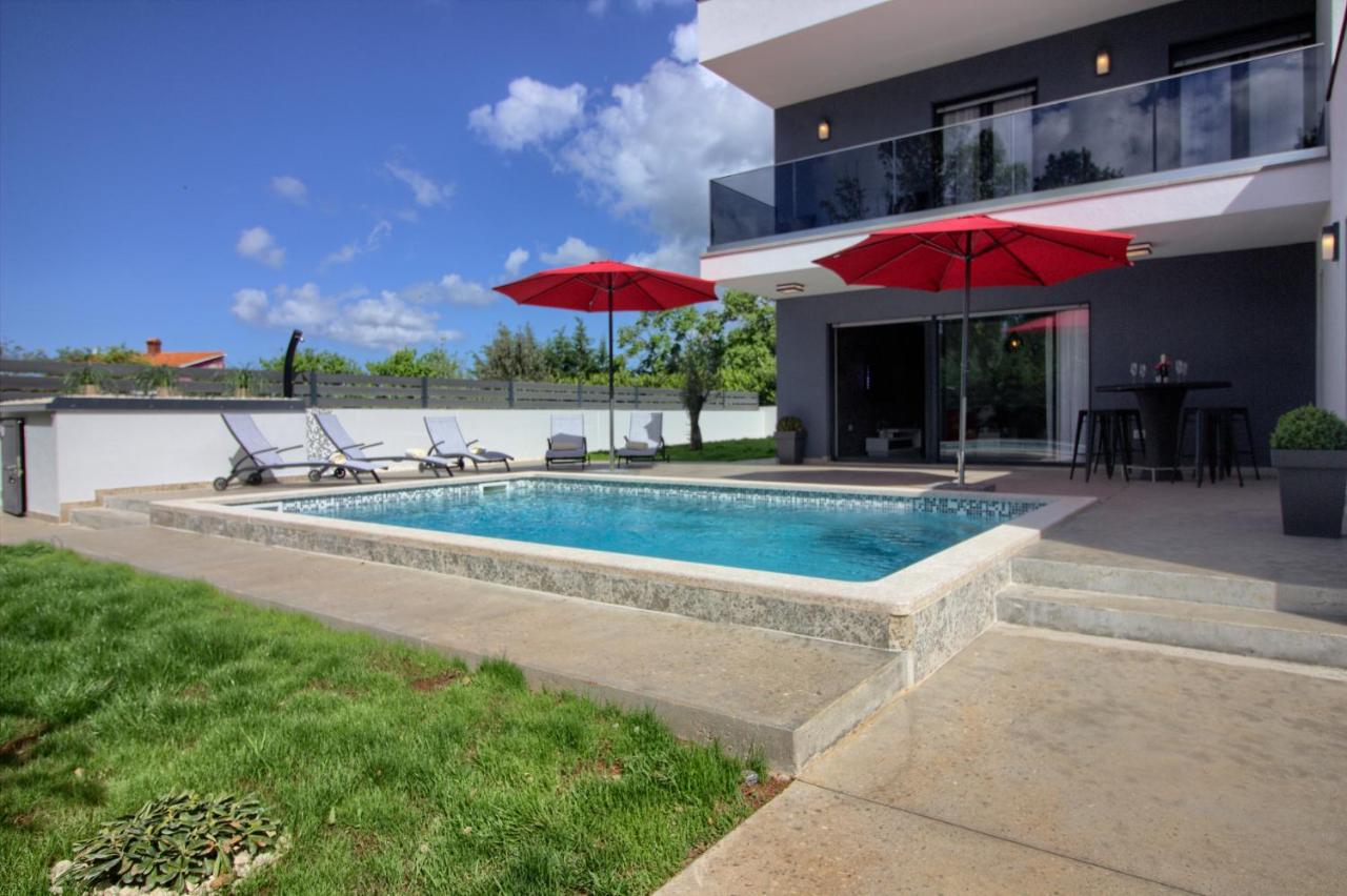 Modern villa Ema near Pula and beach by WiiBuk - Ferienwohnung Šišan