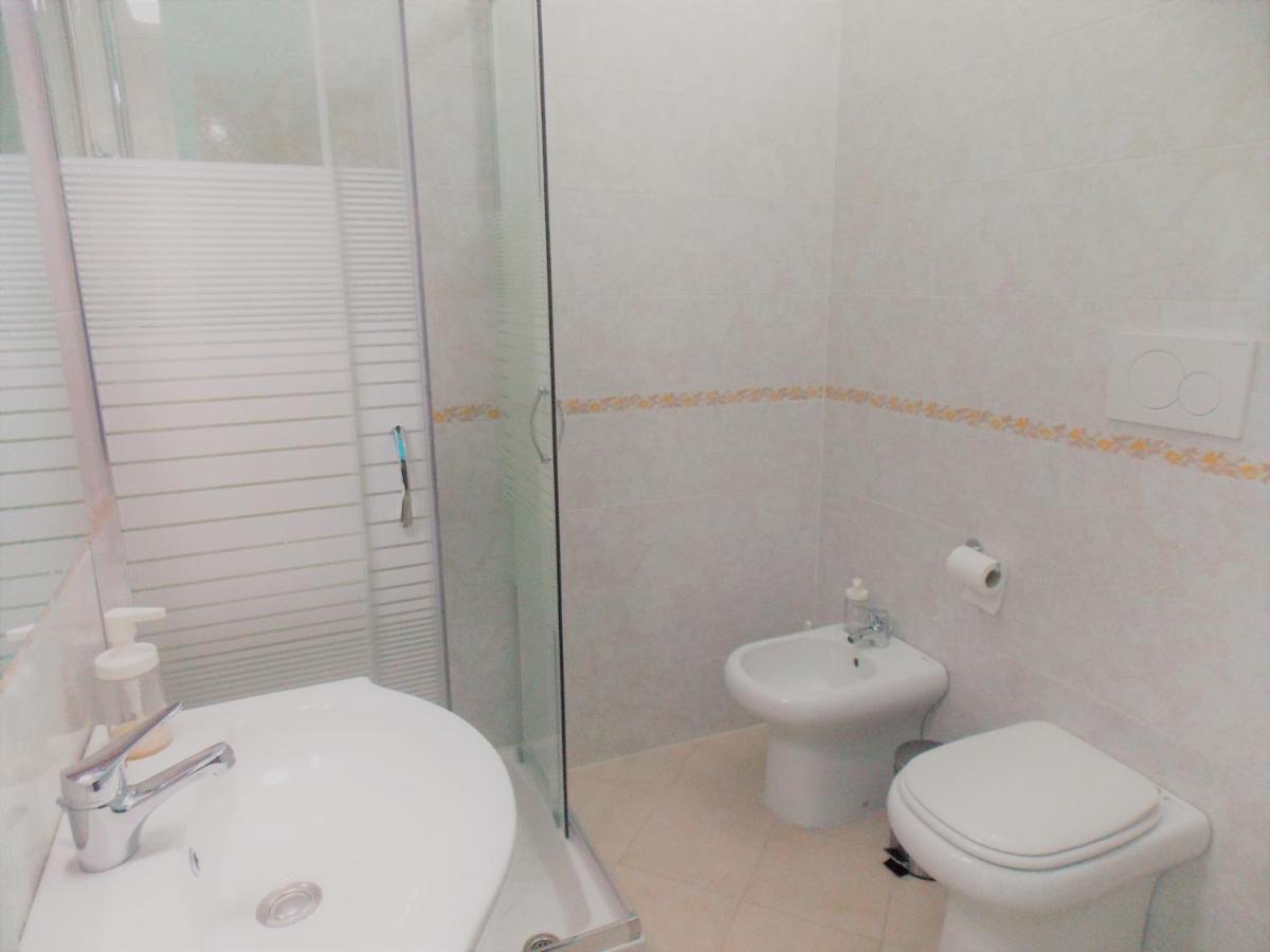Deluxe Room (2 Adults + 1 Child)