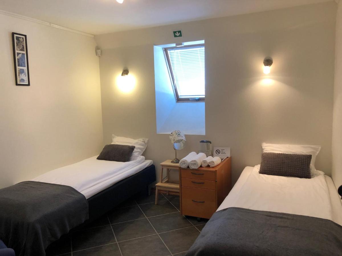 Standard Twin Room with Shared Bathroom