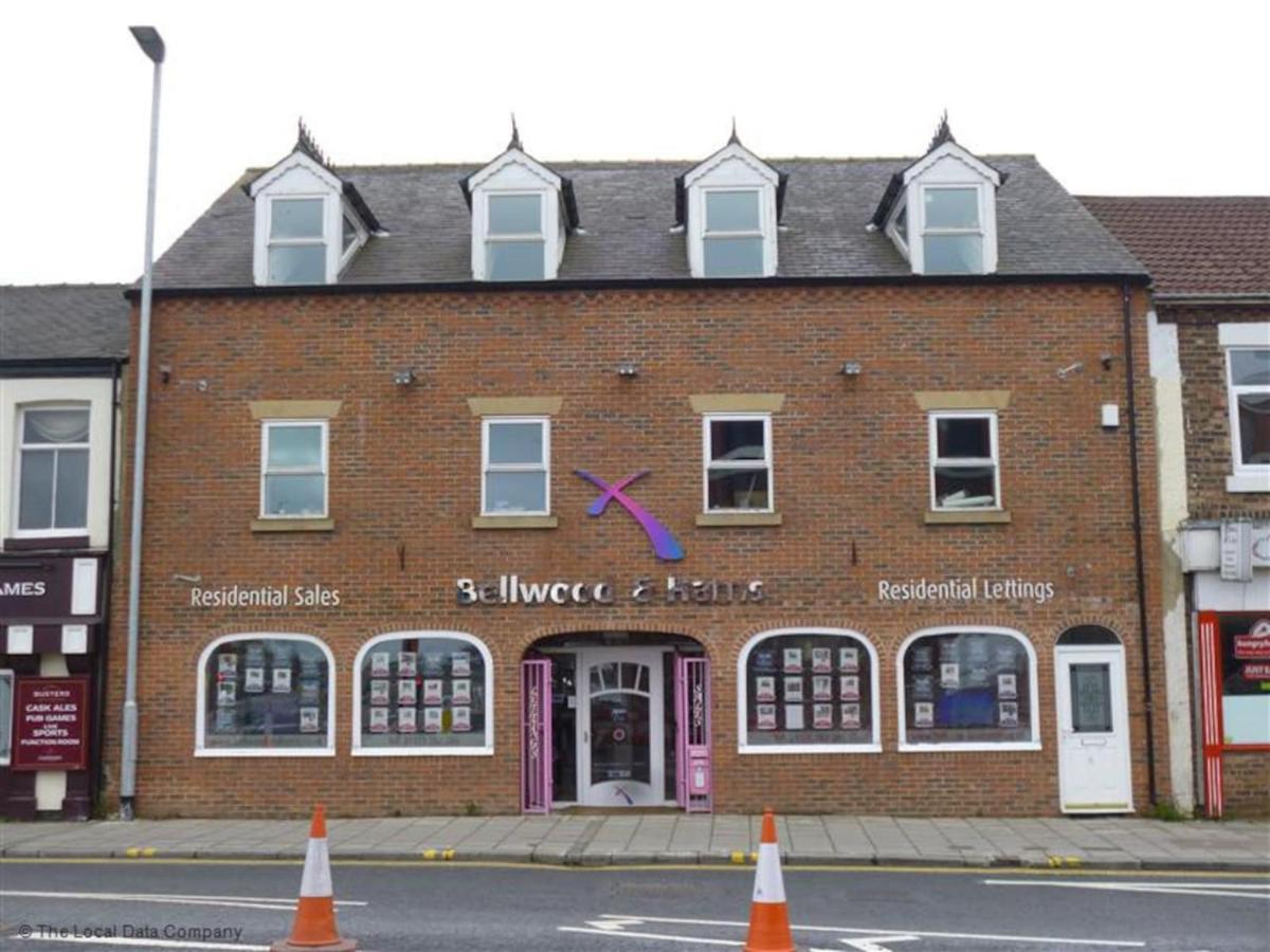 Apartment 4 - striking, 2 bedroom luxury apartment - close to town, mainline rail & theatre - B&B