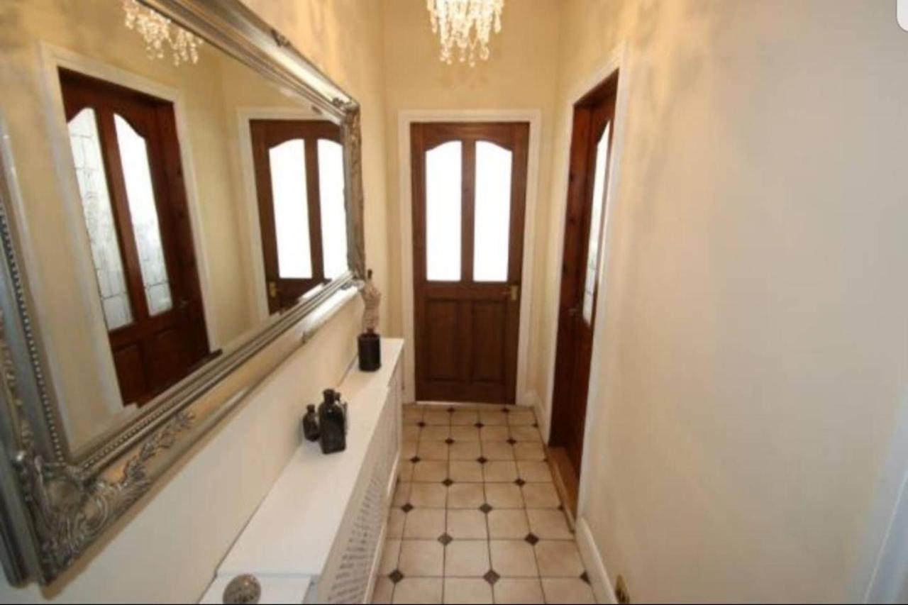 8 bed house 2 miles (7 Mins) from Newcastle centre - B&B Newcastle-upon-Tyne