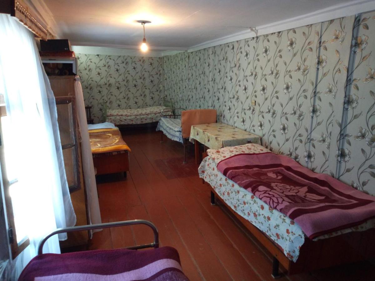 Cama individual en habitación compartida