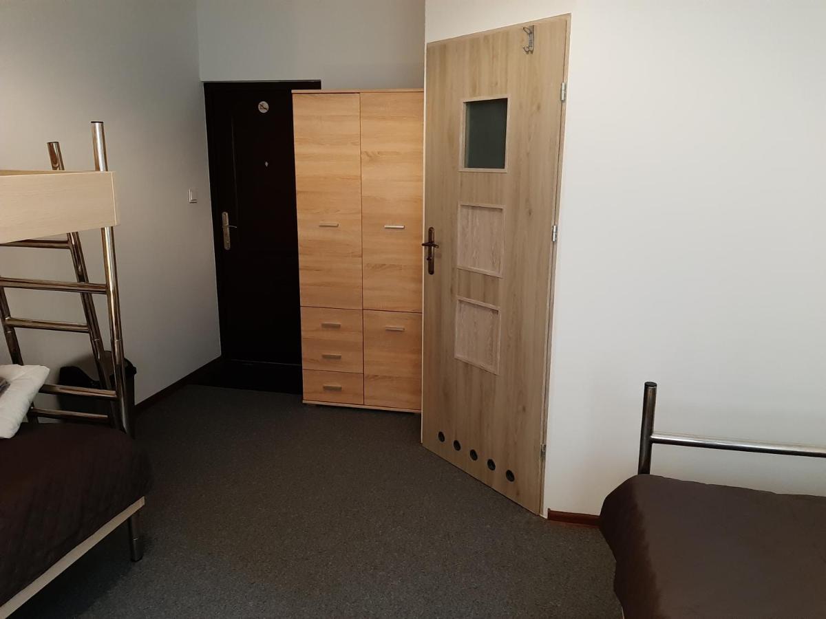Basic Driepersoonskamer met Gedeelde Badkamer