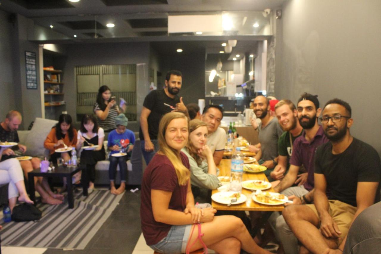 Sleepy Raccoon Hostel di Jakarta - Tokopedia