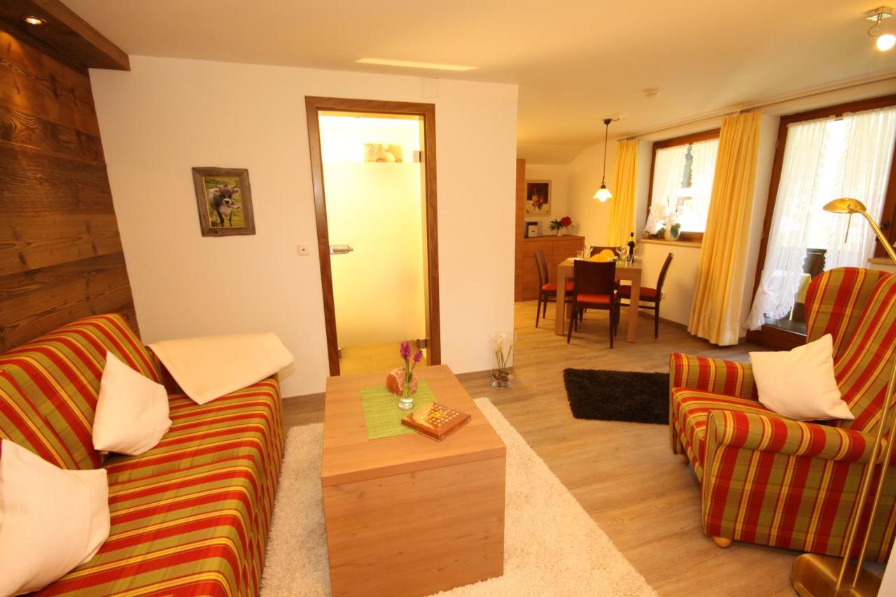 Apartment mit Balkon