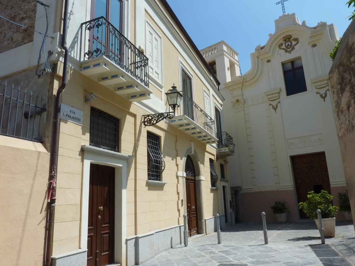 Palazzo Pizzo Residence - B&B