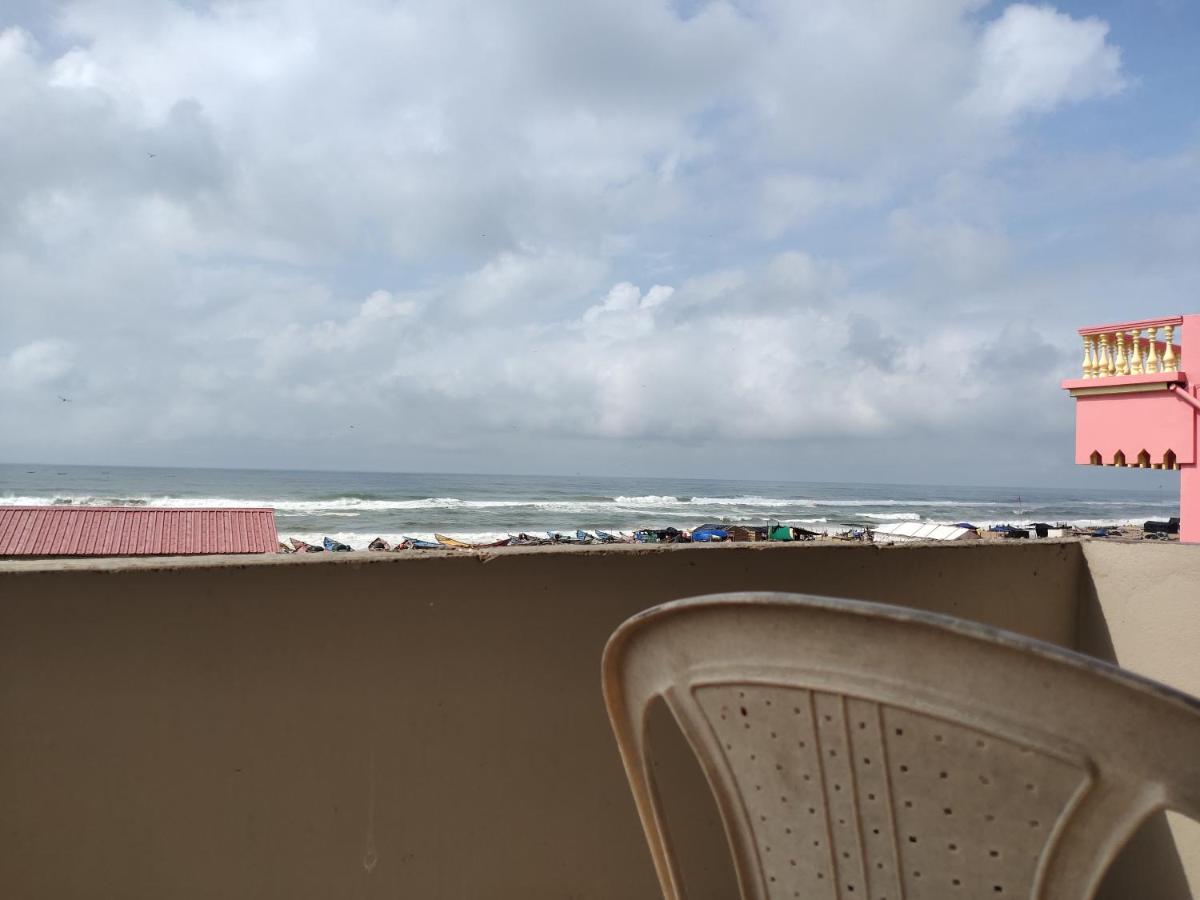 Studio Apartment with Sea View - Indian nationals only 