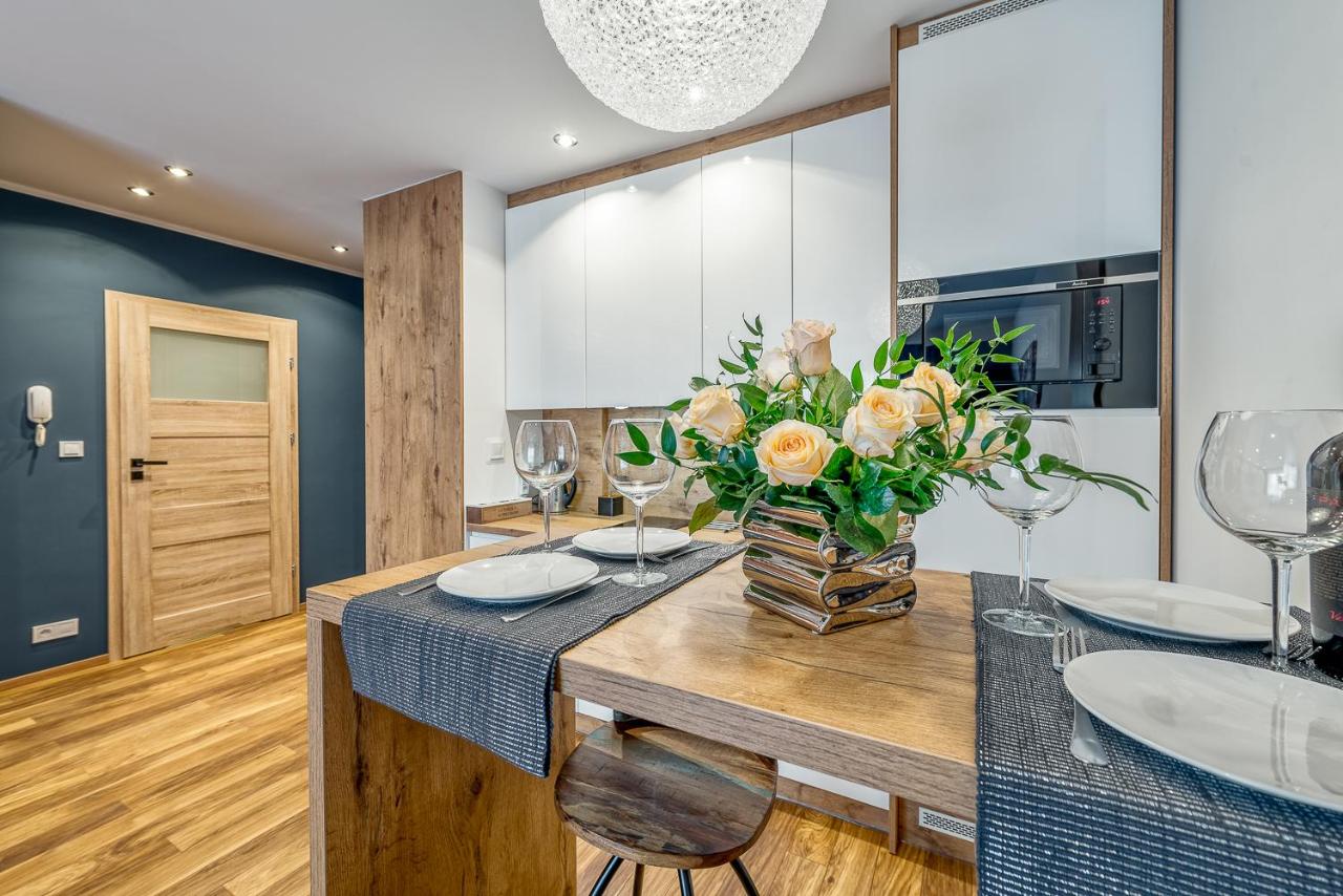 Apartament Merkury z parkingiem - B&B Toruń