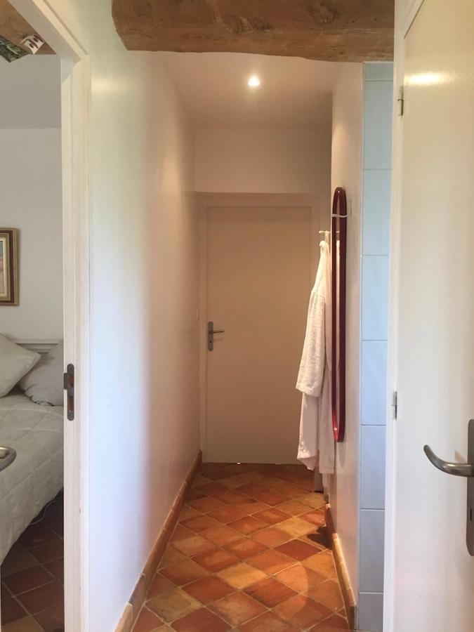 Zimmer mit Queensize-Bett