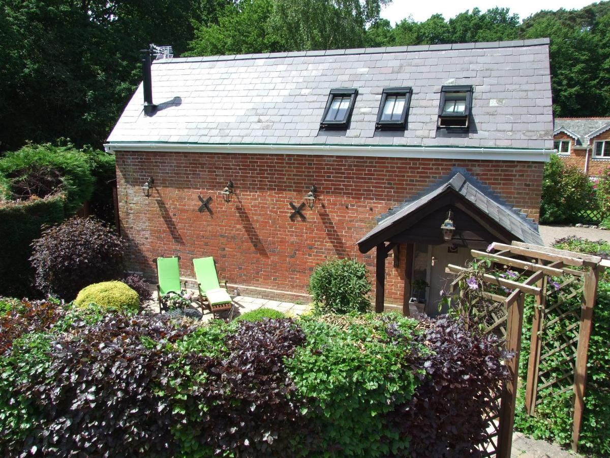 Beautiful Cottage in New Forest with Wood Burner - B&B Redlynch