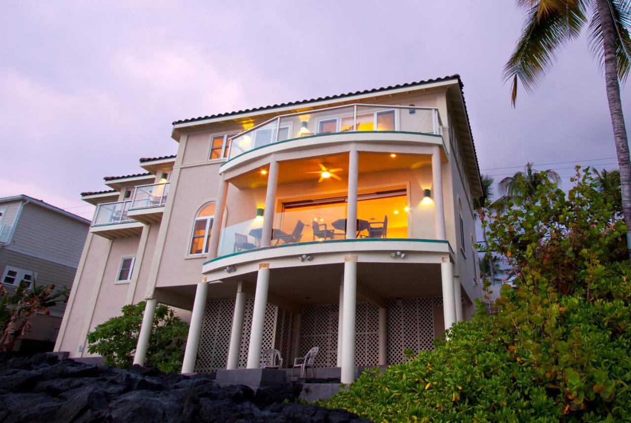 B&B Kailua-Kona - Hale Honu - Spectacular Oceanfront Home w/ central A/C Wading Pool & Hottub - Bed and Breakfast Kailua-Kona