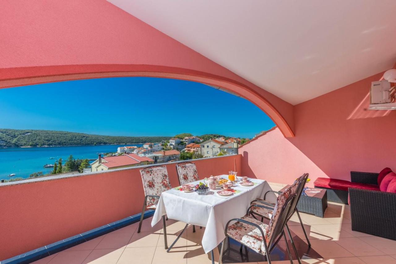 Two bedroom apartment with Sea view