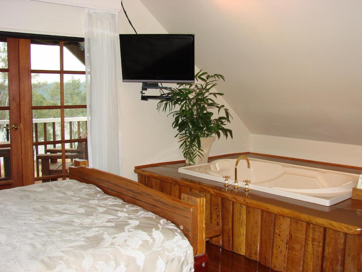 Deluxe Queen Room with River View - 2