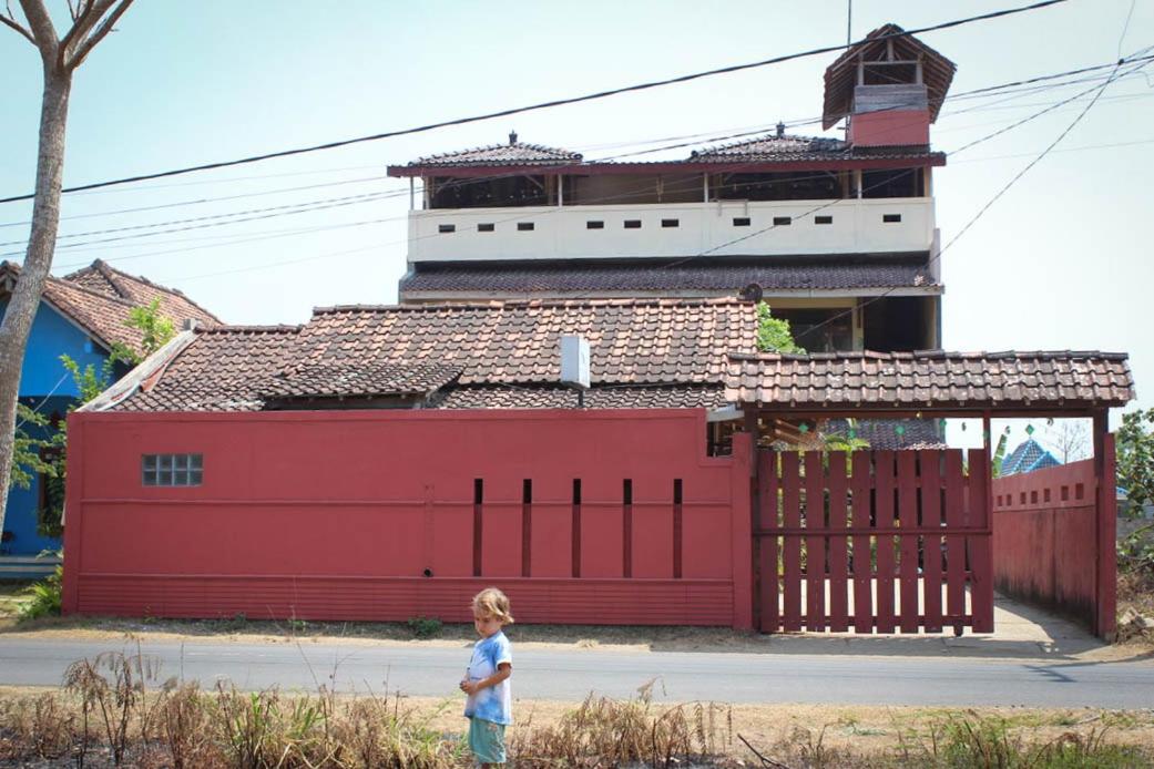 Harrys Oceanhouse 2 Pacitan - B&B Pacitan