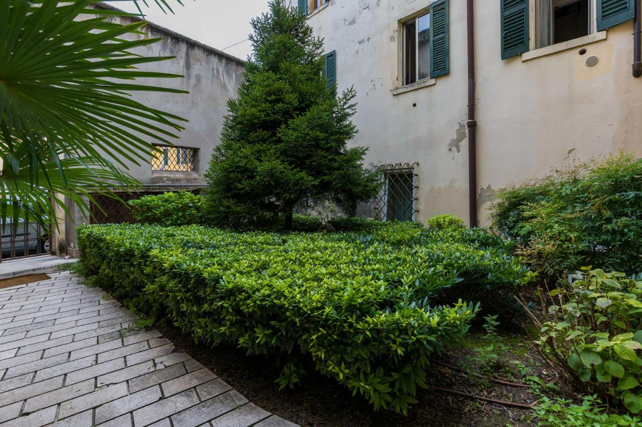 Domus Athesis al Teatro Romano - B&B Verona
