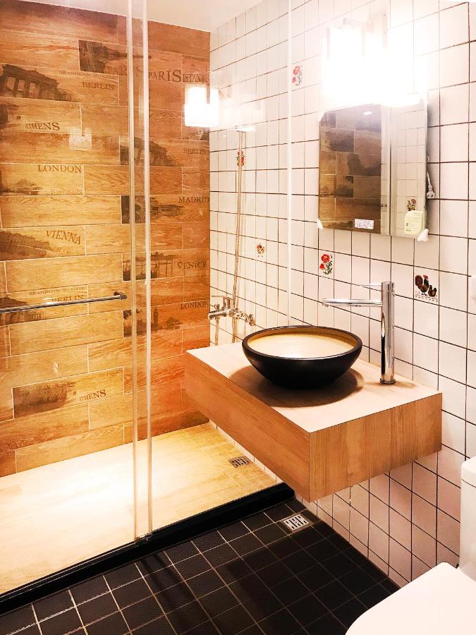 Deluxe Double Room with Shower