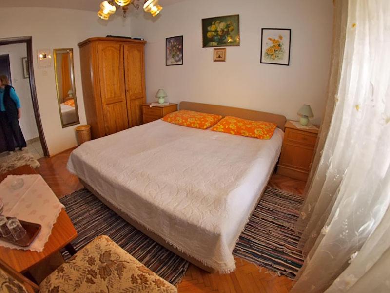 Doppelzimmer mit Gemeinschaftsbad