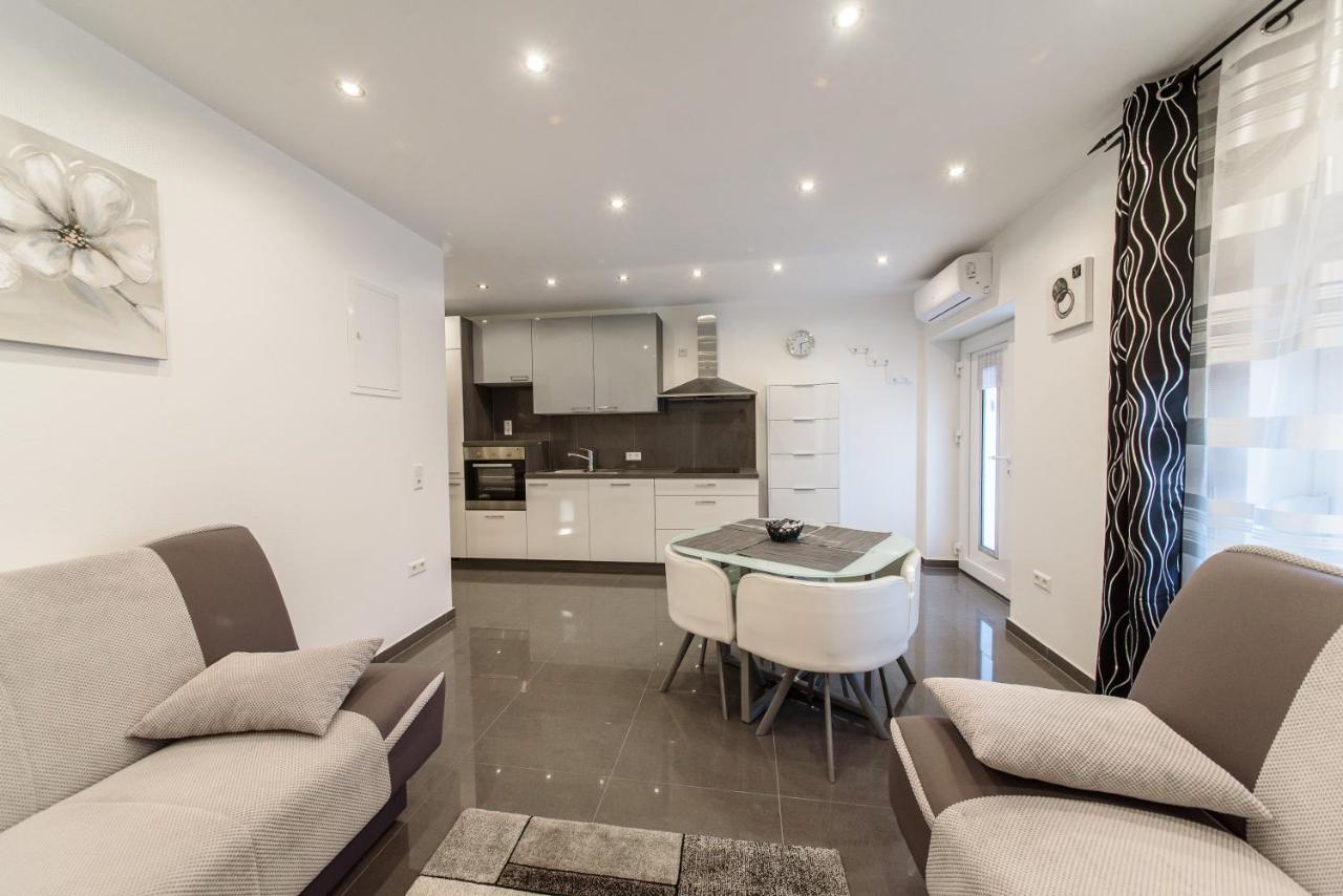 Jeli Apartments - Ferienwohnung Starigrad-Paklenica