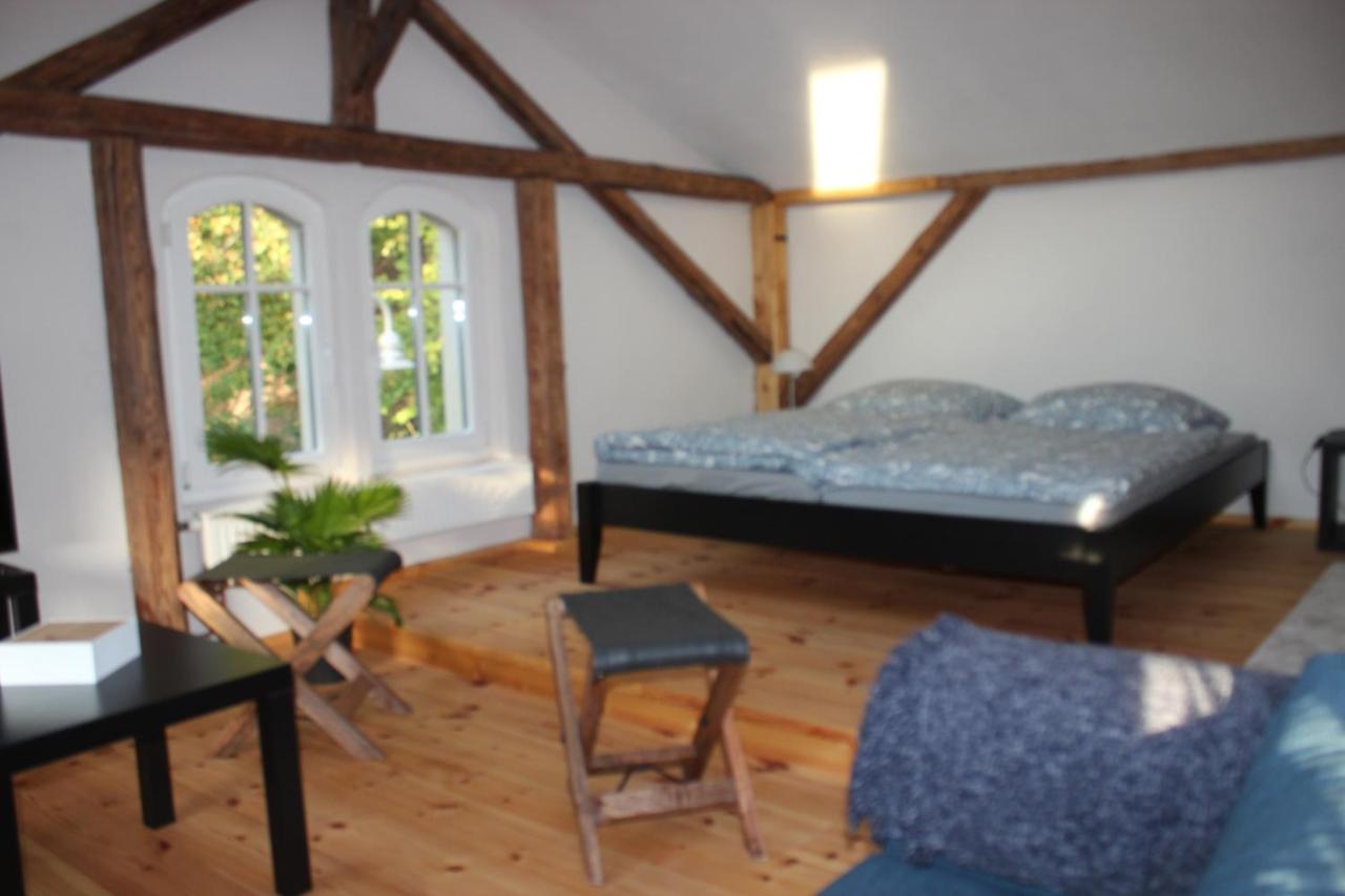 B&B Meissen - Ferienwohnung Goldgrund Gartenblick - Bed and Breakfast Meissen