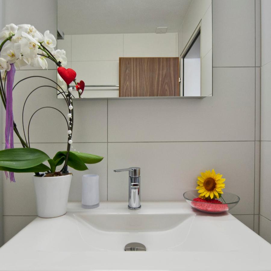 One-Bedroom Apartment with Balcony