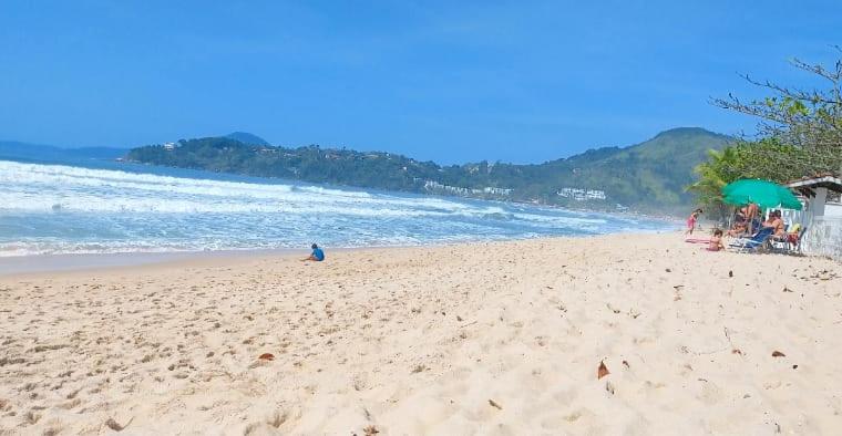 Apartamento Ubatuba - Praia grande - 250m da Praia - Chambres d’hôtes Ubatuba