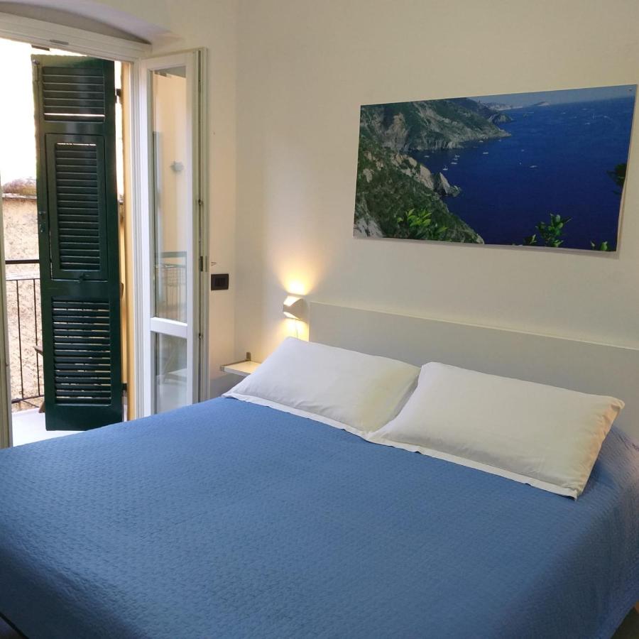 Double Room with Balcony (3 Adults)