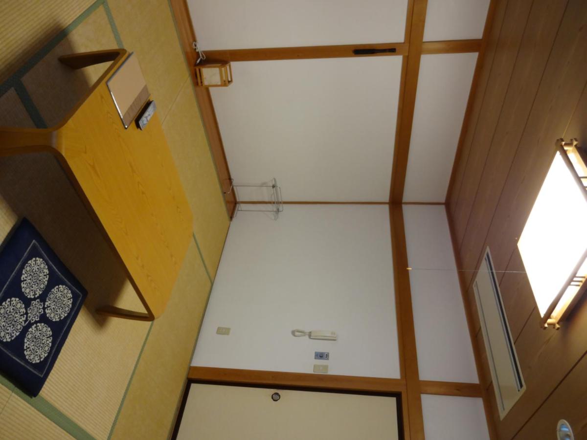 Camera in Stile Giapponese con Bagno in Comune