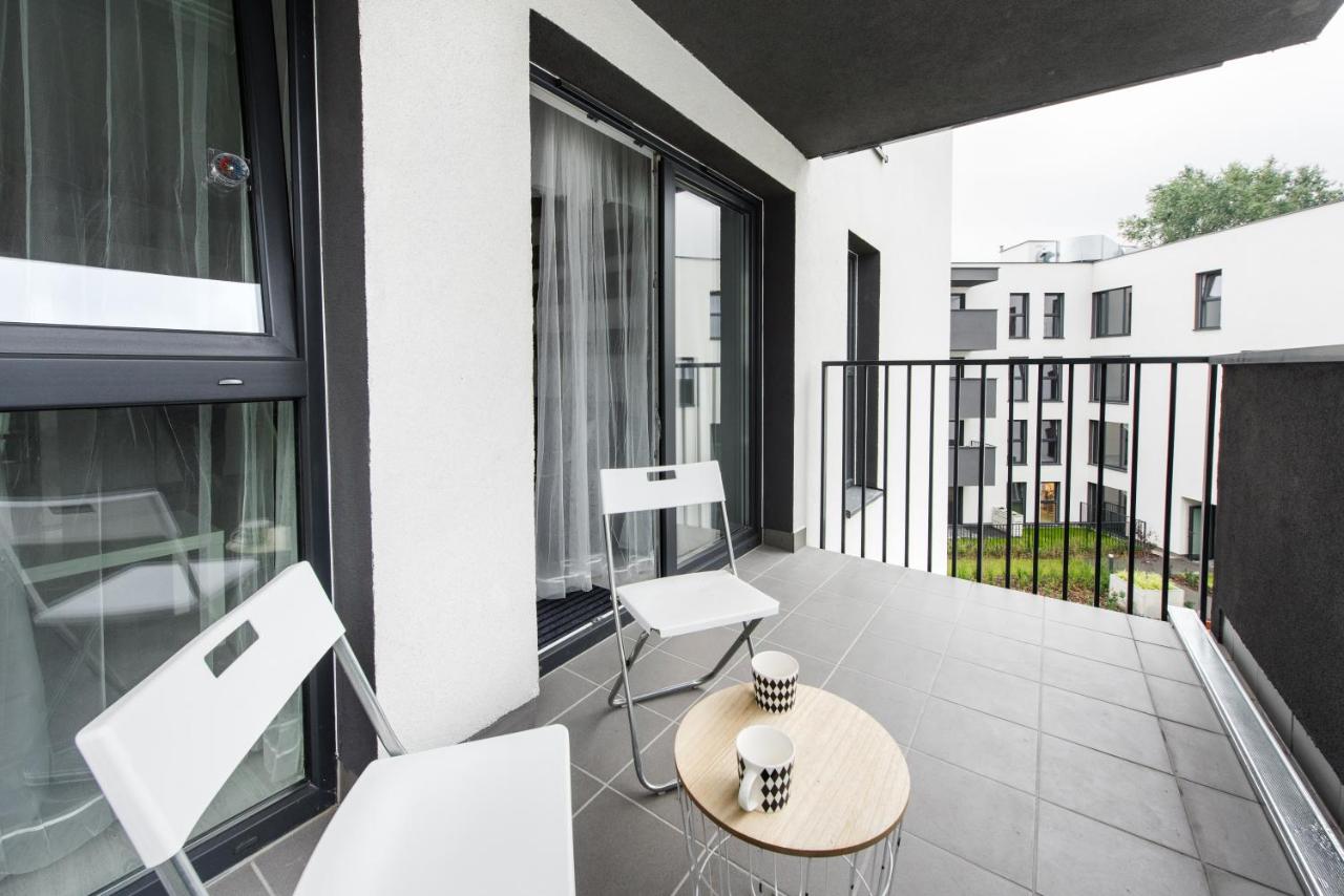 SuperApart Augustówka 73 "Sleek 1BR Home with Balcony & Pet-Friendly" - B&B