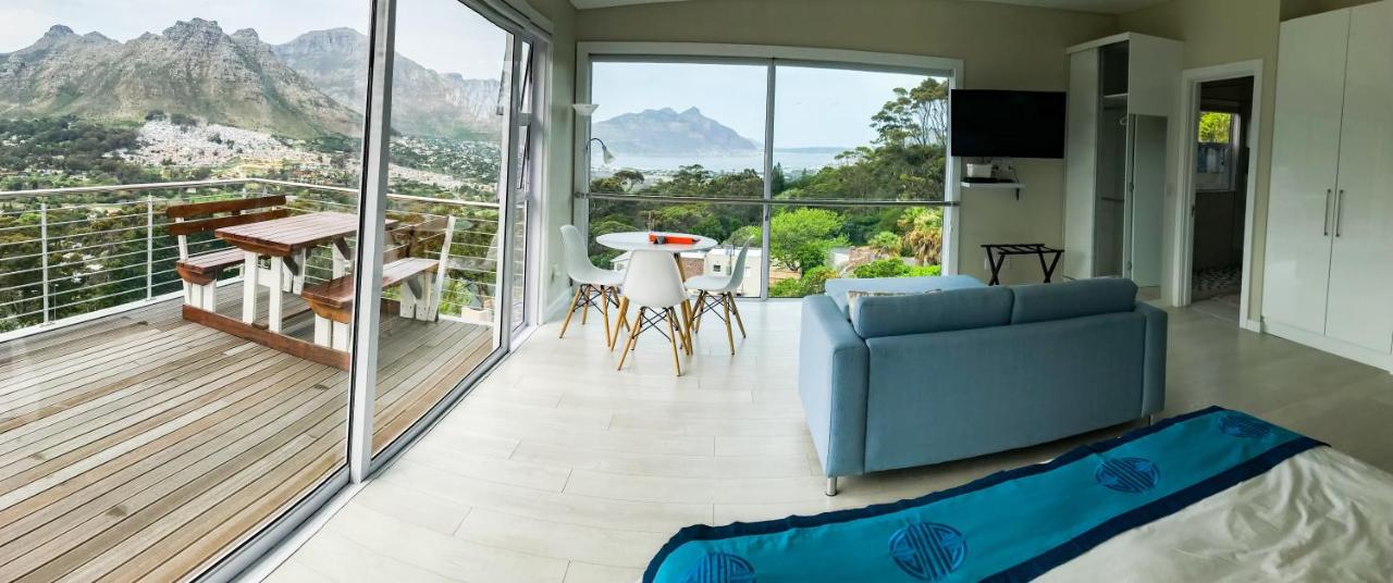 Deluxe Suite with Sea View