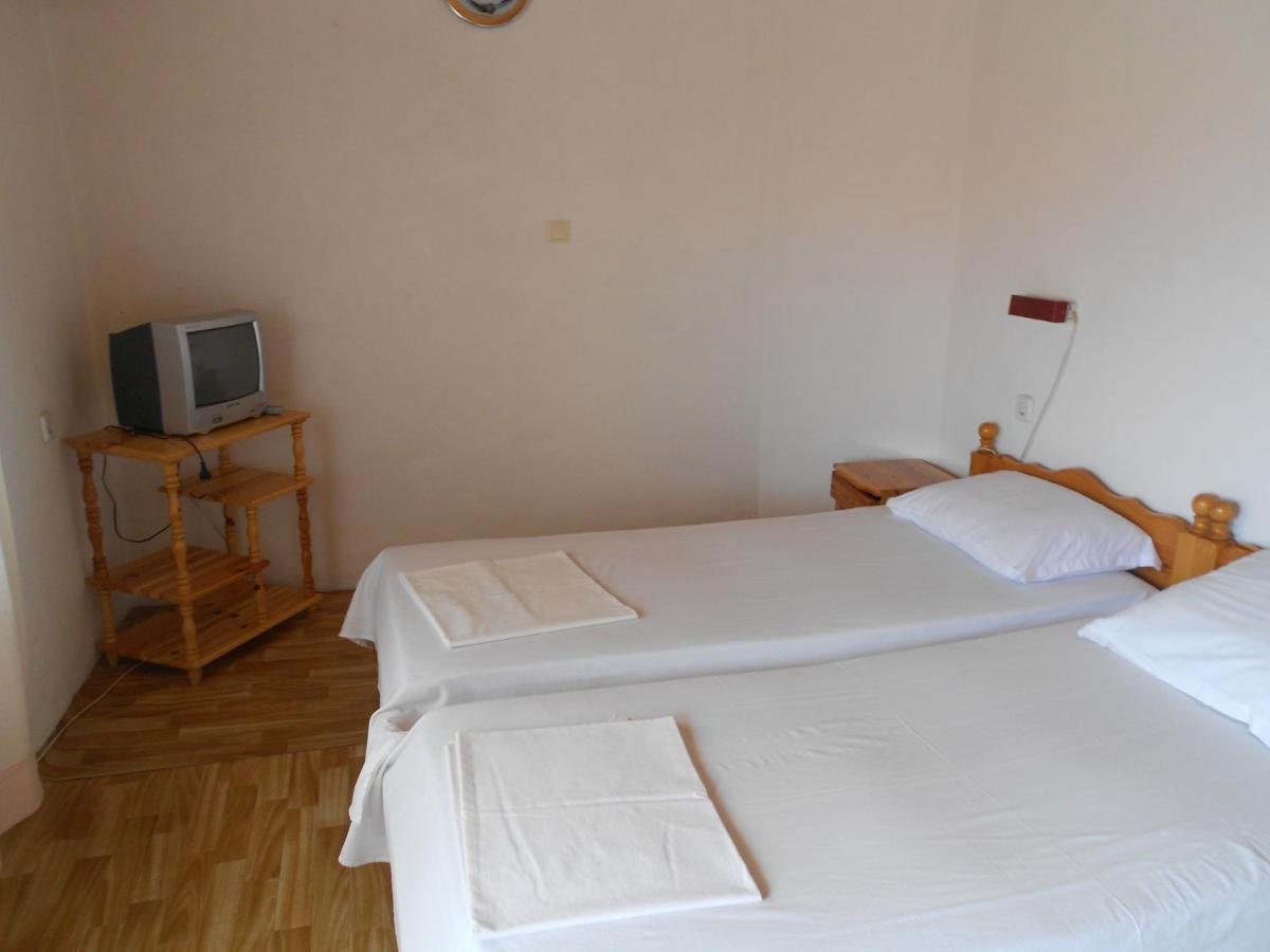 Doppel- oder Zweibettzimmer