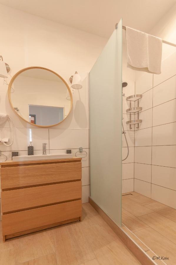 Deluxe Zimmer (2 Erwachsene & 1 Kind)