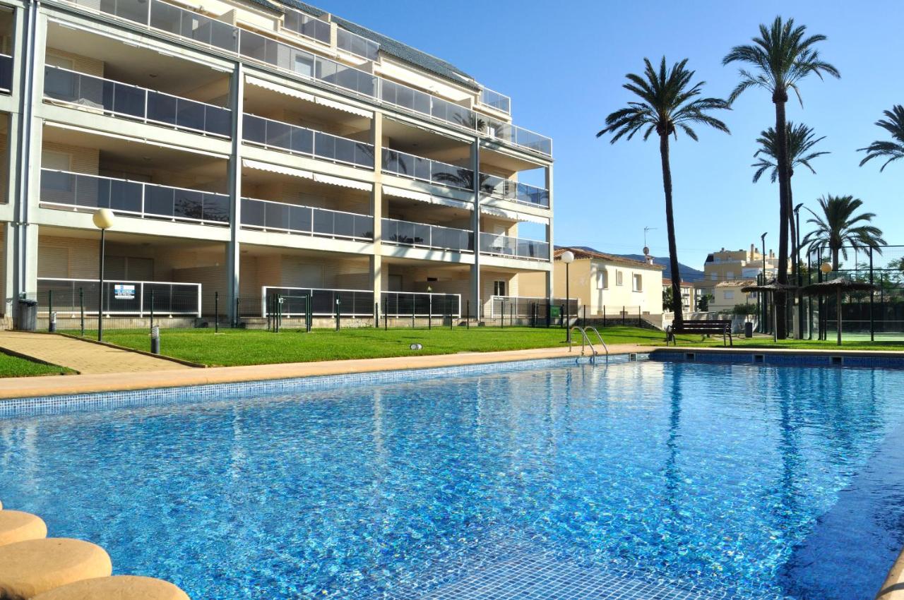 Brisas A1, 2 dormitorios, playa a 100m, by Bookindenia - B&B Denia