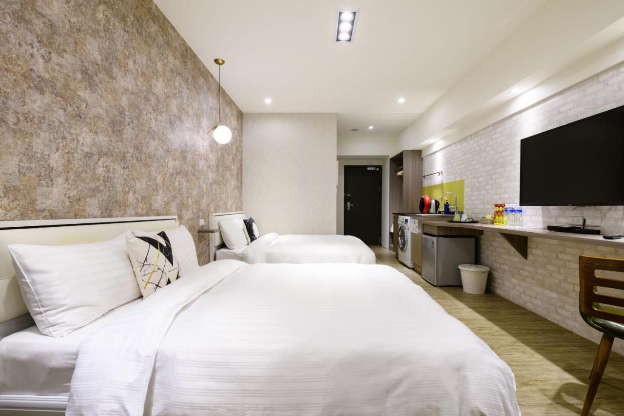Apartment with Shower